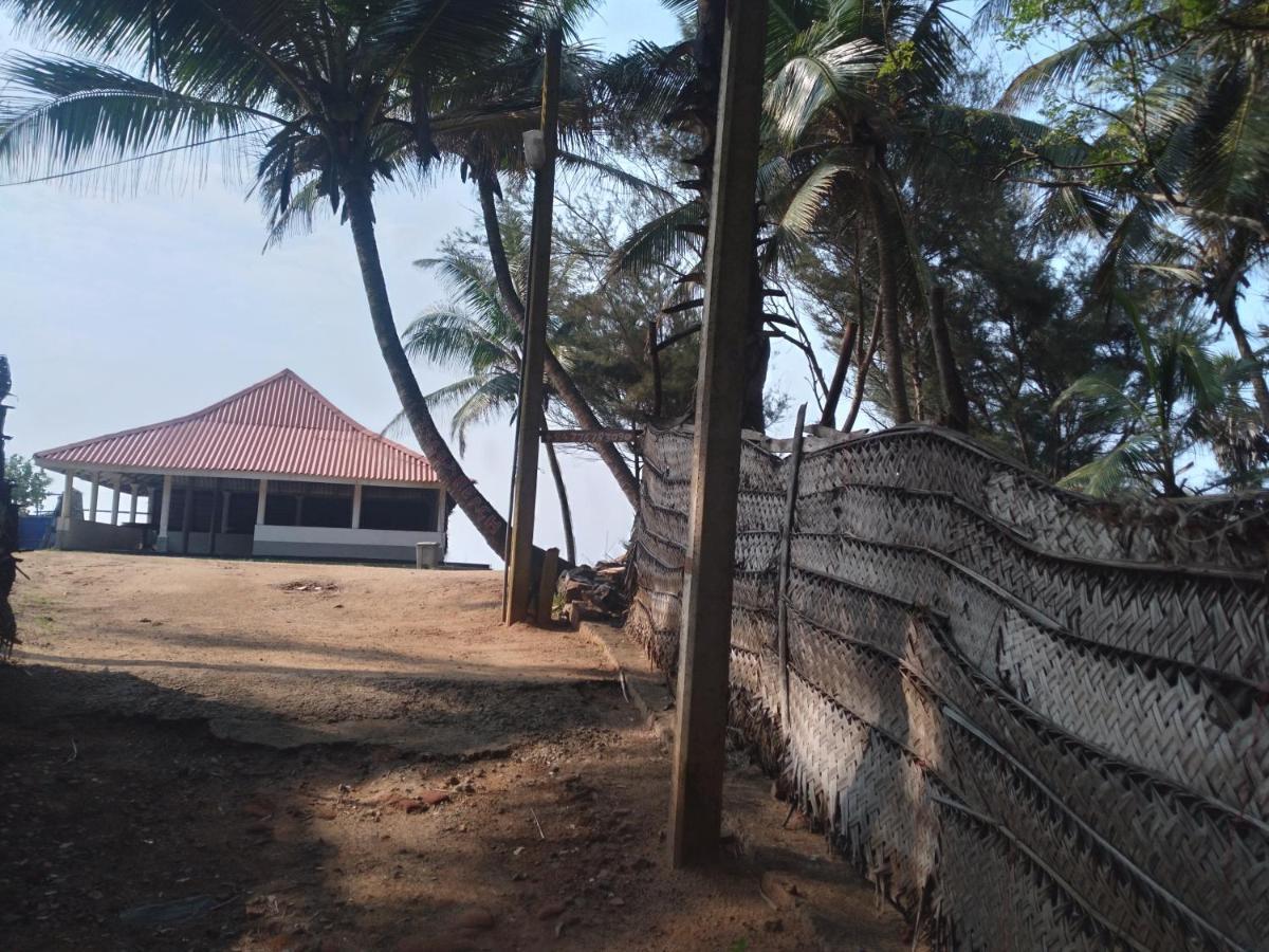 Happy Beach Guest House Hambantota Exterior photo